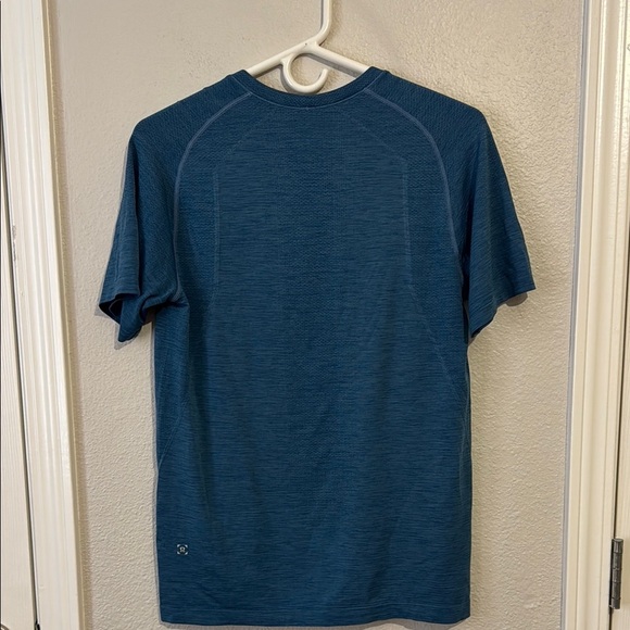 Lululemon Mens Large Metal Vent Tech Blue Short Sleeve T-Shir - Picture 5 of 6